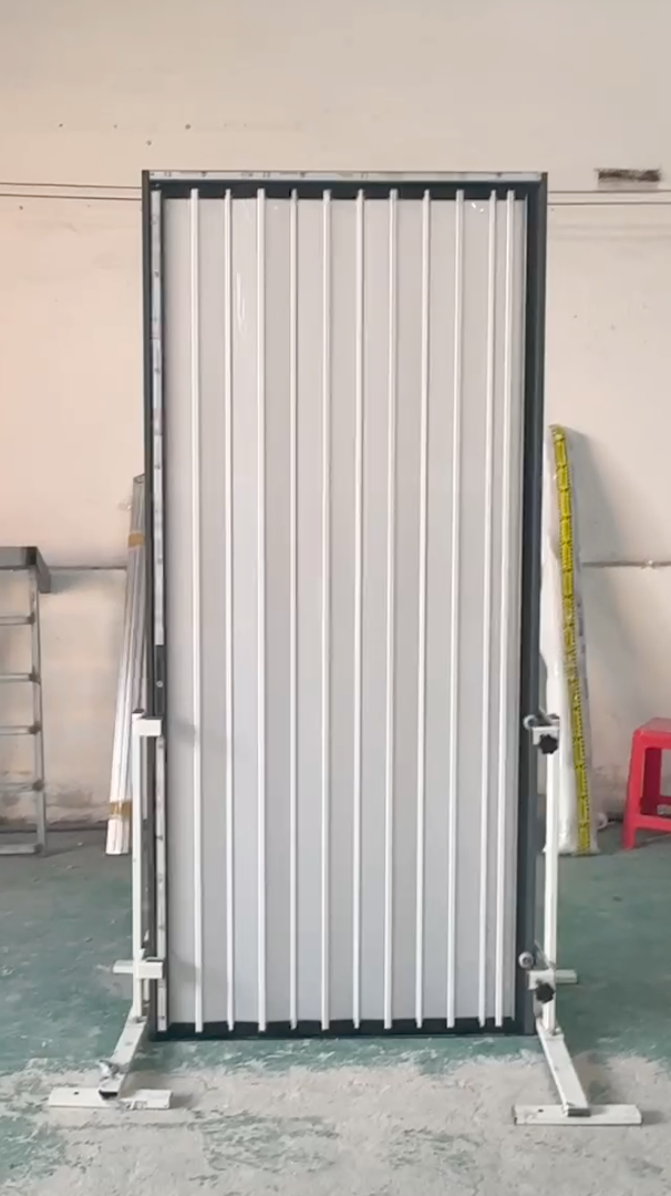 Cửa lưới xếp nhựa
